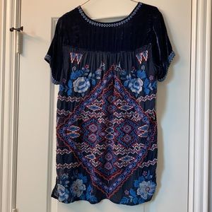 Johnny Was Blue Velvet Cap Sleeve Shirt, Size M